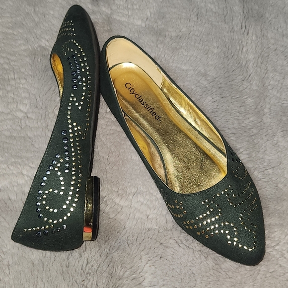 Cityclassified Shoes - Emerald Green suede embellished flats with gold and silver details